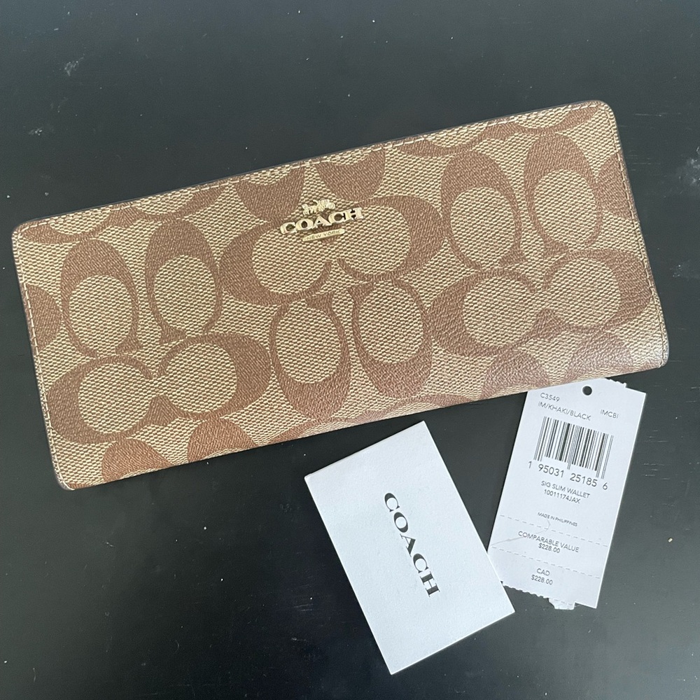 Brown signature coach wallet medium size BARELY USED